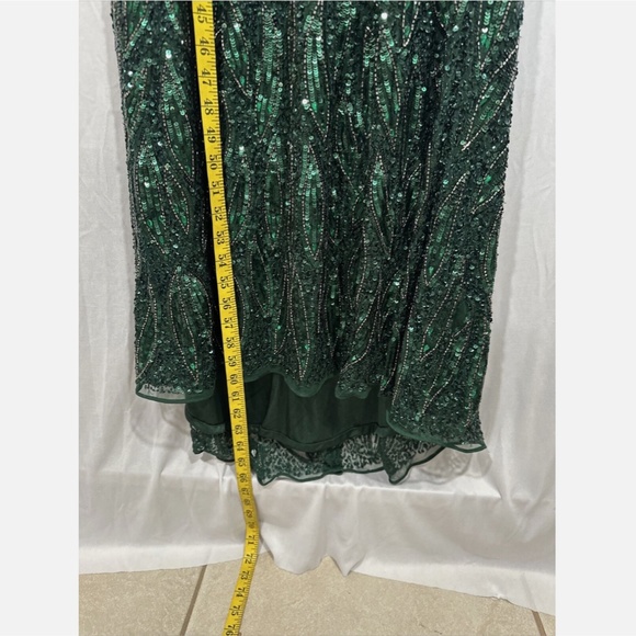 NWT $598 Mac Duggal [ 6 ] Long‎ Sleeve Beaded V-Neck Gown in Forest Green - Picture 7 of 14